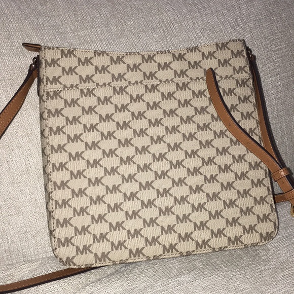 🌟HOST🎖PICK 🌟NWT 👜Michael Kors 👜 - Picture 8 of 8